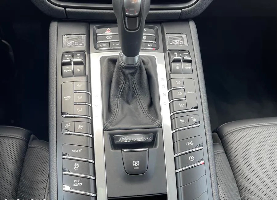 Porsche Macan cena 259800 przebieg: 8940, rok produkcji 2021 z Gliwice małe 667